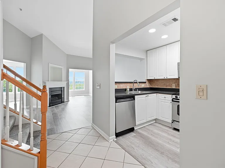 191 Somervelle St #407 — Photo 6