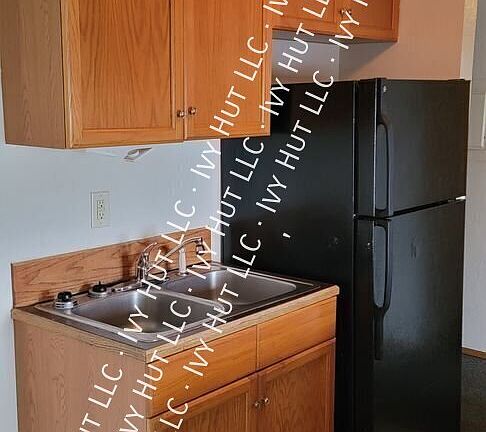 5th image of 640 Date Ave APT 2