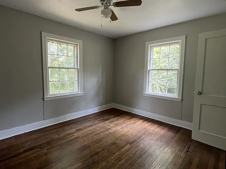 319 W Cooper St — Photo 3