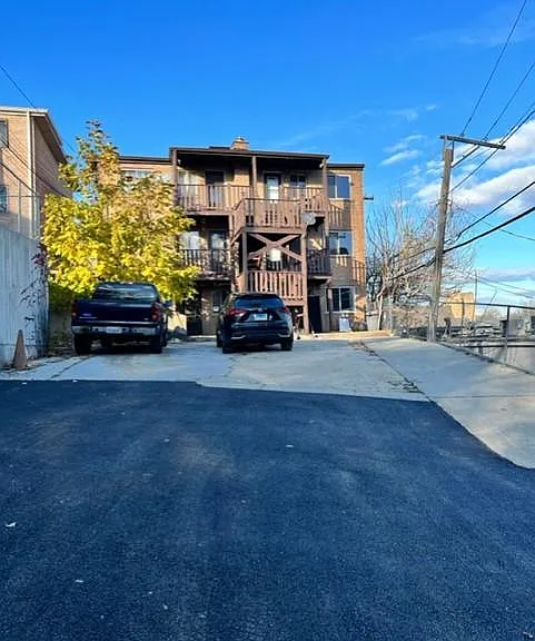 2015 W 111th St #2E — Photo 1