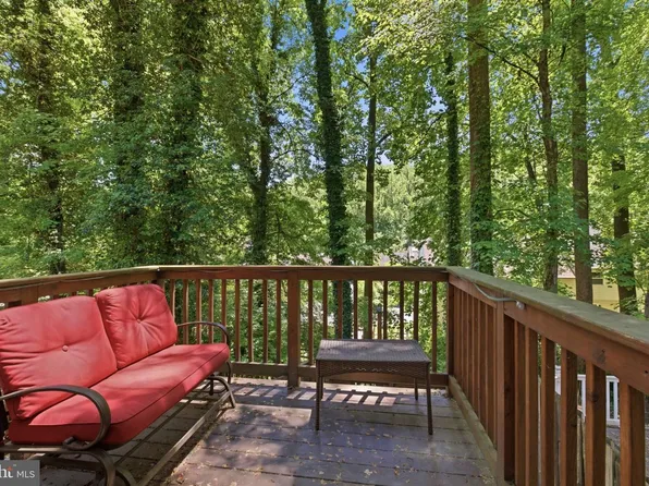 10 Helios Ct, Newark, DE 19711