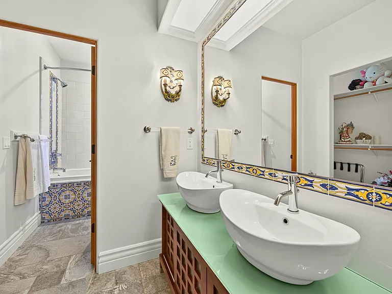 1806 Christy Ln — Photo 27