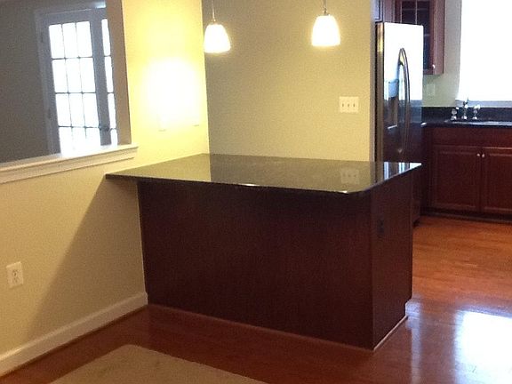 3rd image of 4069 S Four Mile Run Dr Unit 302