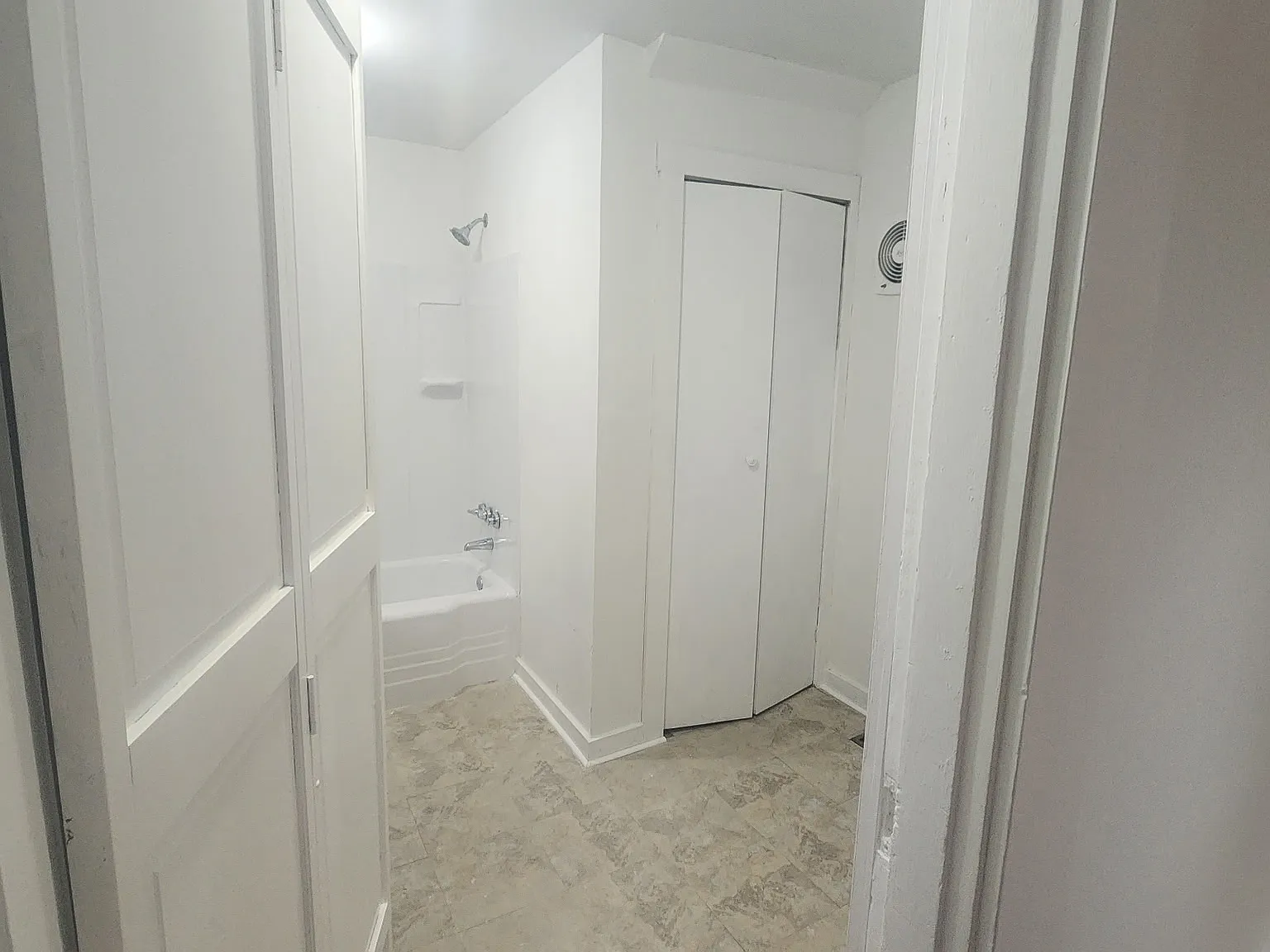 416 Montgomery St — Photo 3