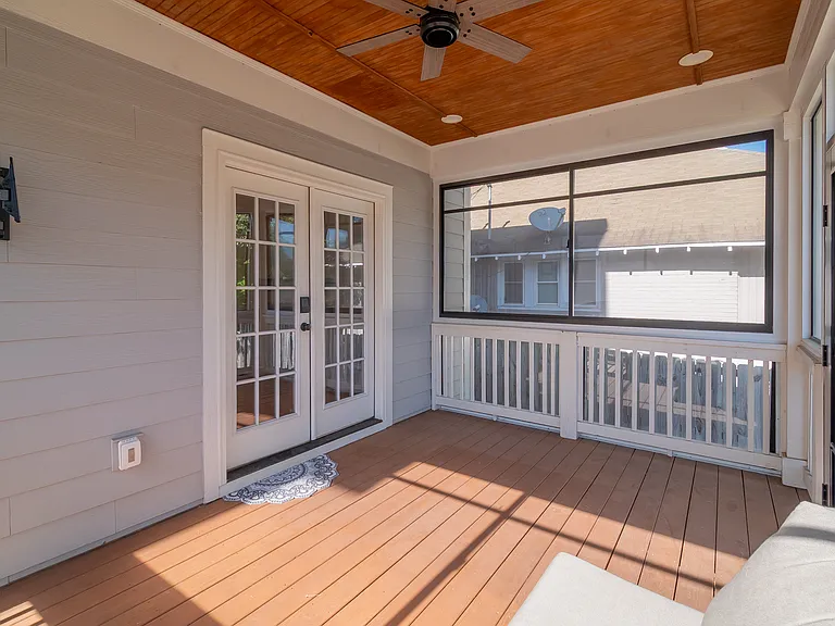1005 State St — Photo 41