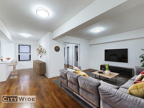 2nd image of 157 E 57th St #9P
