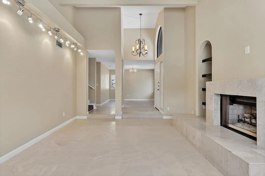 2626 Illion St — Photo 4