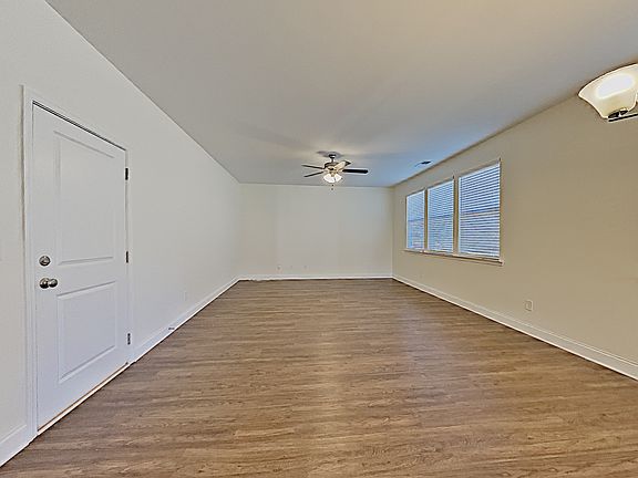 3rd image of 234 Lake Vista Dr
