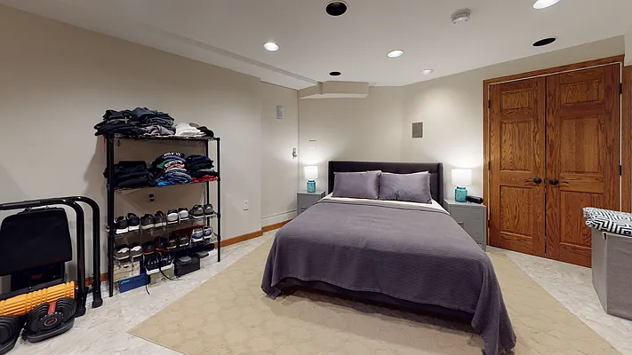 Rented by Bond New York | media 22