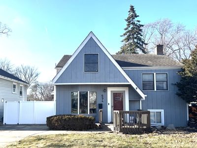 694 S York St, Elmhurst, IL, 60126