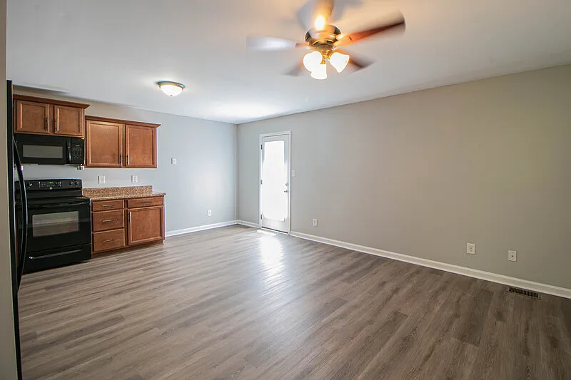 Building Photo - 1718A Thistlewood Dr