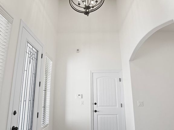 4th image of 325 Gold Valley Dr
