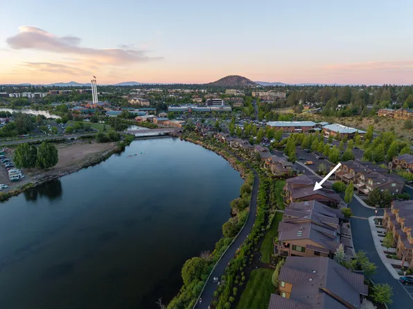 865 Theater Dr, Bend, OR 97702