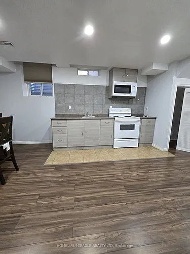 21 Chalkfarm Cres #BASEMENT Photo 1