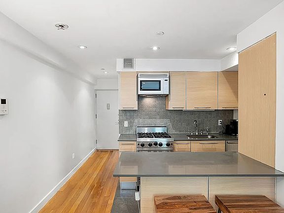 3rd image of 215 E 81st St APT 2A