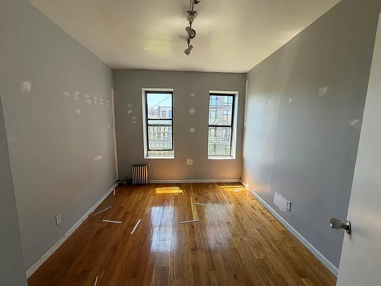 155 S 4th St #33 — Photo 9
