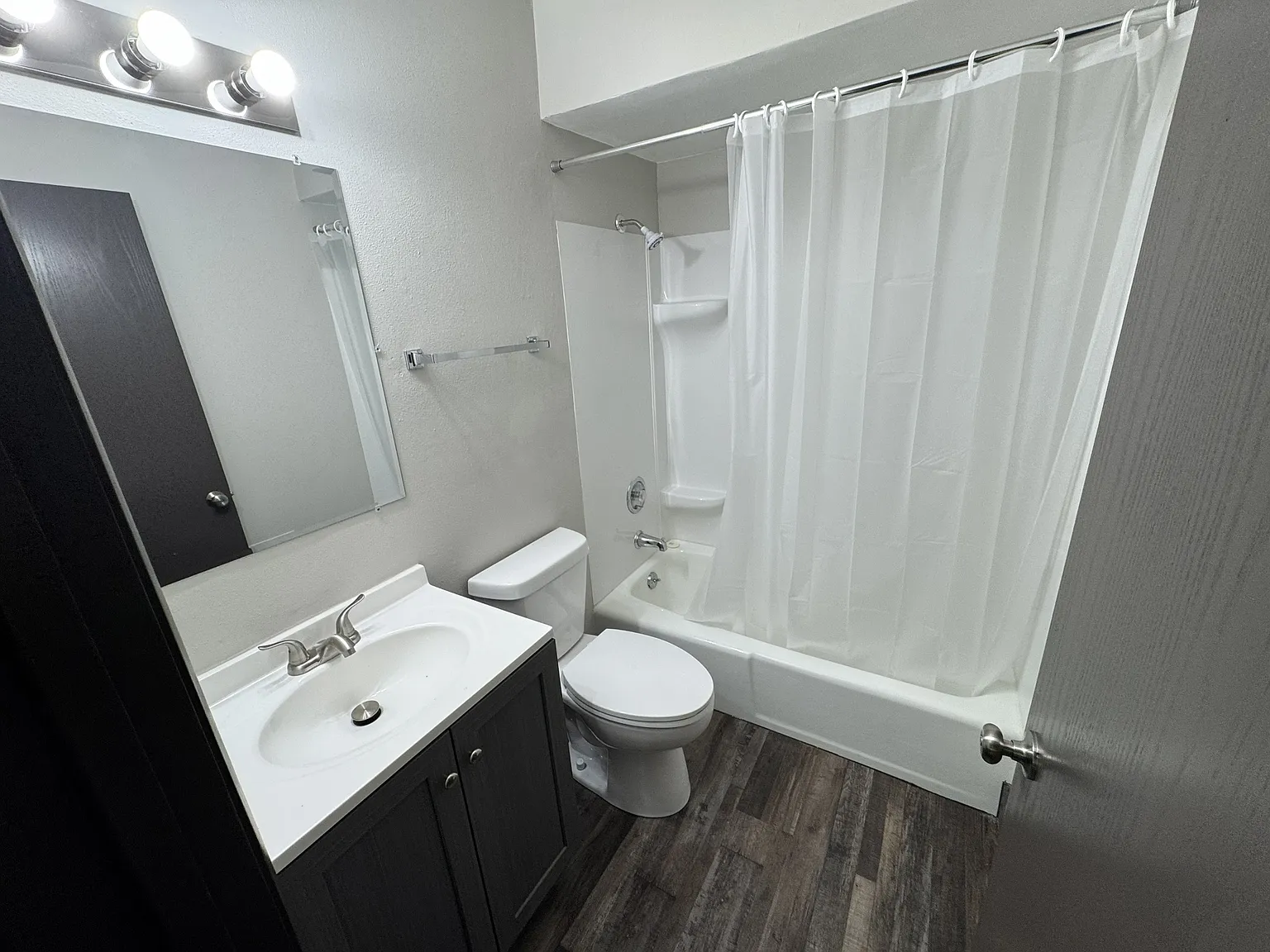828 East Milwaukee Street - 4 — Photo 4