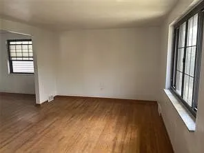 218 Bronx Ave #1 — Photo 4