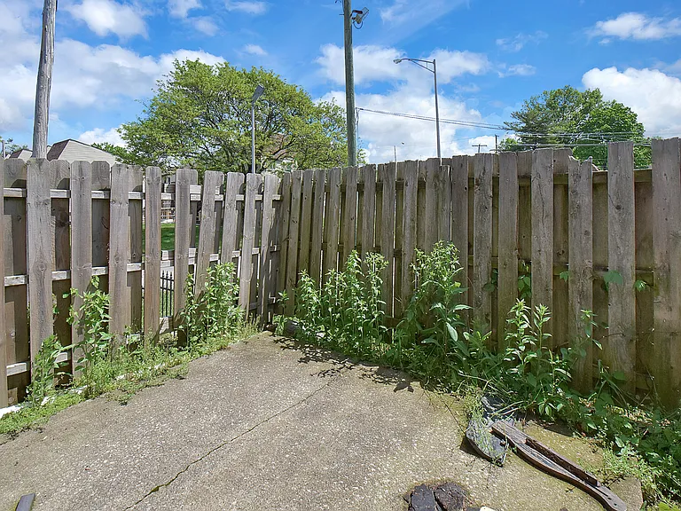 2409 Belcher Dr — Photo 49