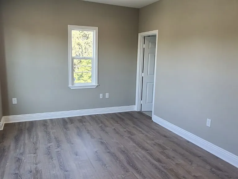 5945 Live Oak St — Photo 3