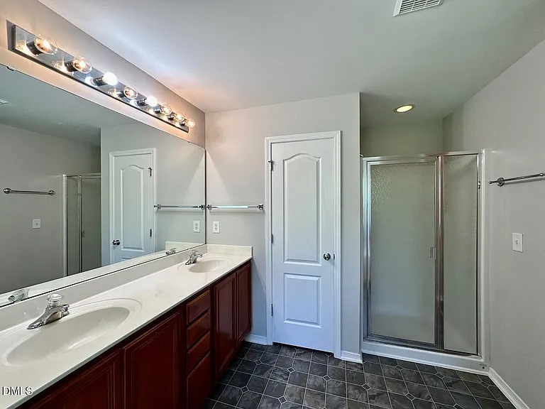 8208 Stone Cellar Dr — Photo 22