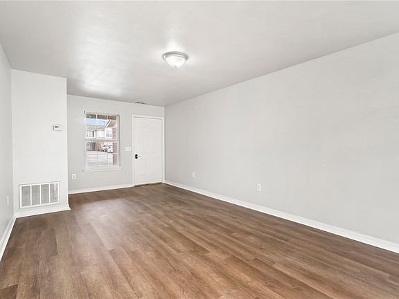 4th image of 2910 Dawn Ct