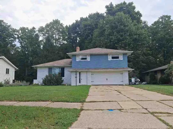 1051 E Dartmoor Ave, Seven Hills, OH 44131
