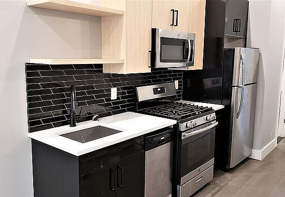 2nd image of 239 Montrose Ave APT 3R