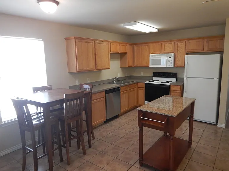 402 N Cleveland Ave — Photo 7