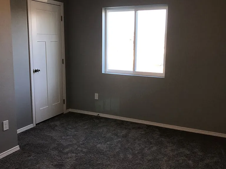 1518 S Roberta St — Photo 15