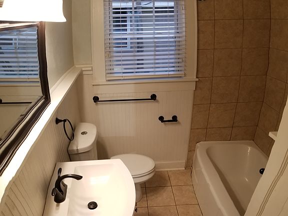 3rd image of 112 Whitehall St