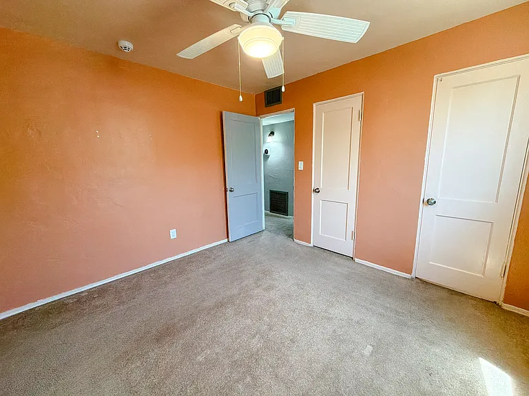 2801 W Glenrosa Ave — Photo 14