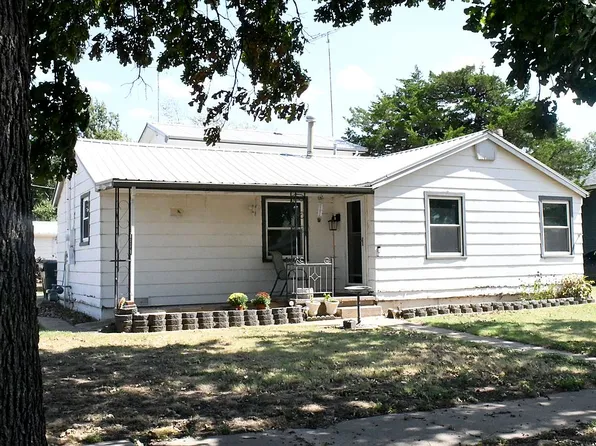 124 S Collingwood St, Pretty Prairie, KS 67570