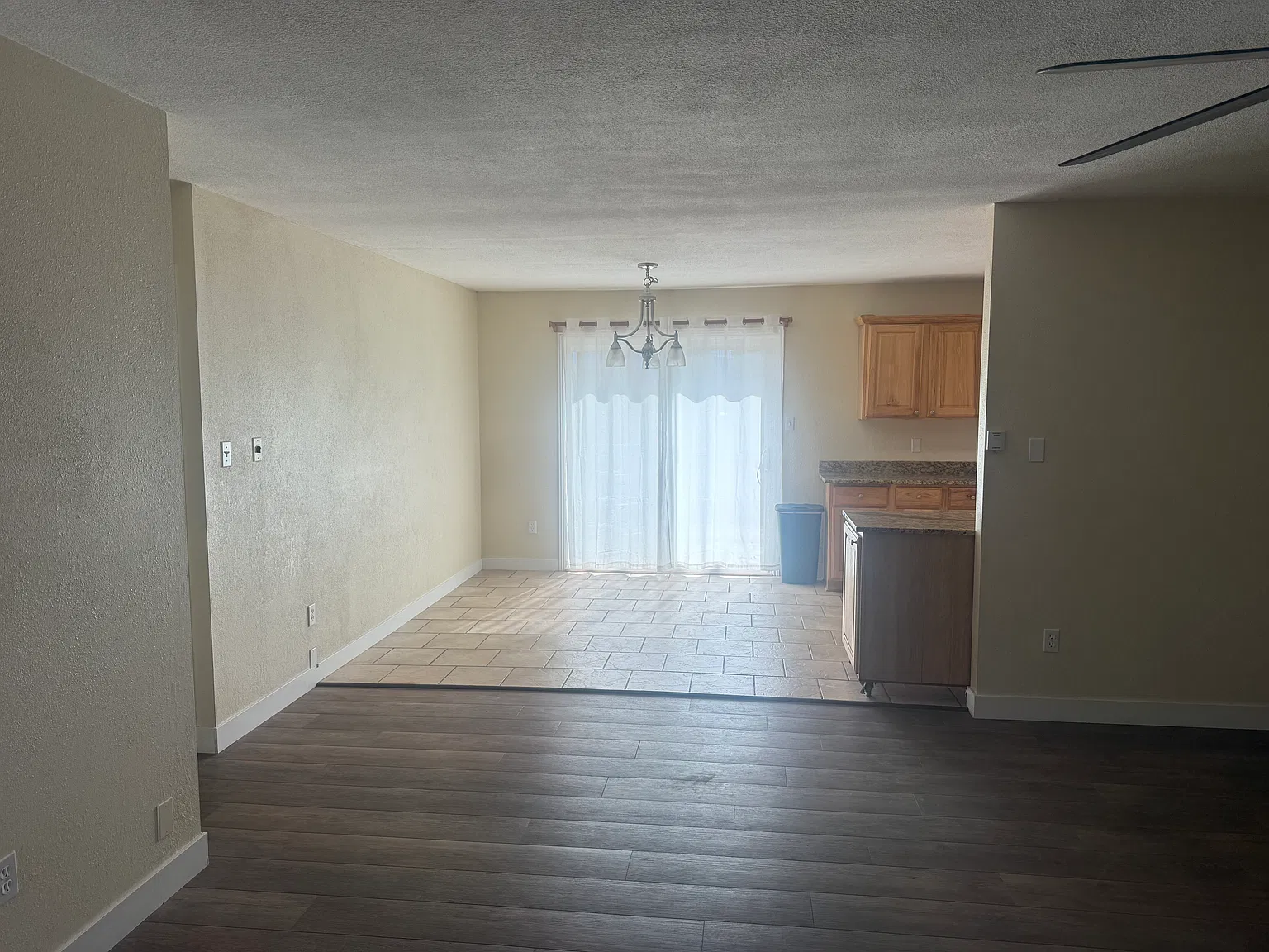 4 bed, 2600 sqft, $2,100 — Photo 2