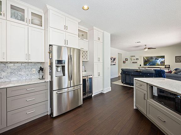4th image of 1230 Avondale Lane