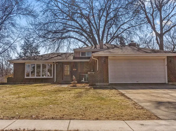 18W089 Claremont Dr, Darien, IL 60561