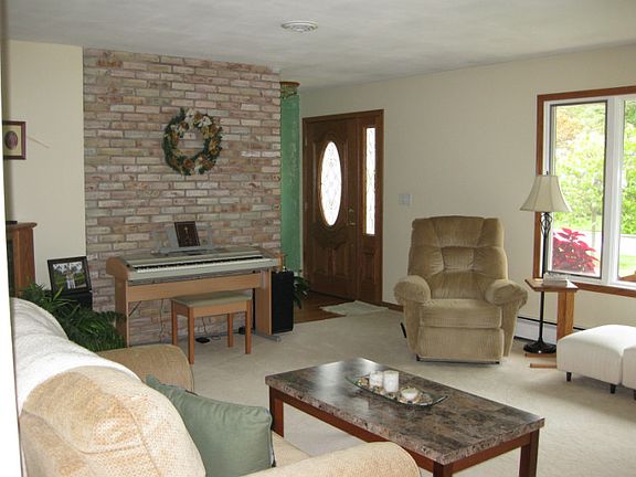 2nd image of 301 Francis Ct
