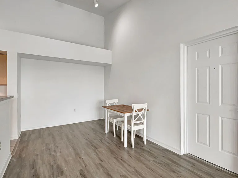 920 Villa Cir — Photo 10