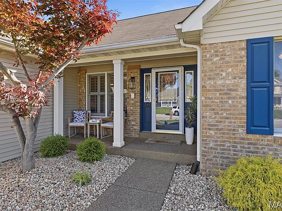 3rd image of 2218 Quaint Cottage Dr