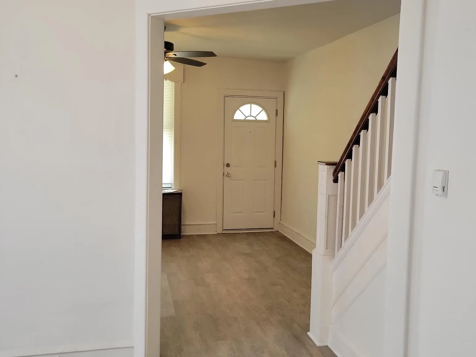 3 bed, 1200 sqft, $1,640 — Photo 4