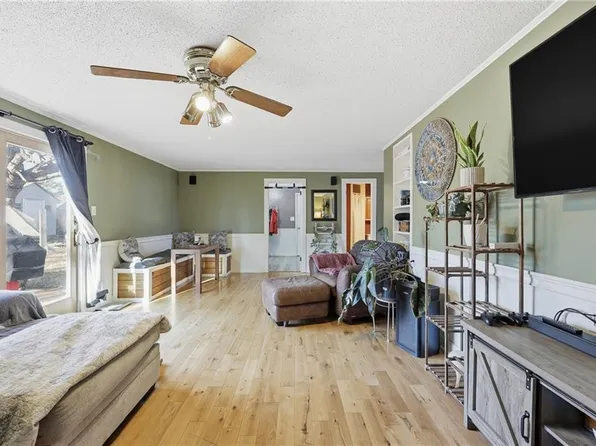 945 Redwood Cir, Virginia Beach, VA 23464