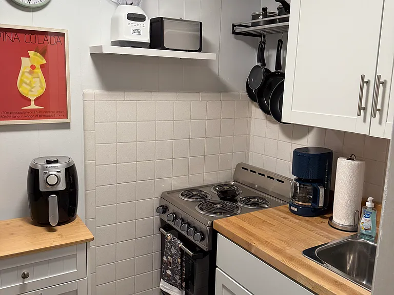 3401 Ocean Ave #9 — Photo 5