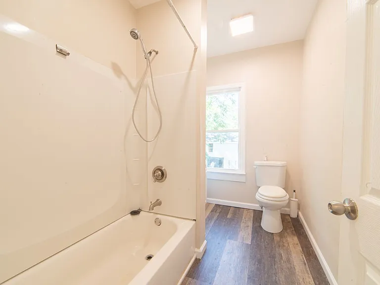 730 E Montrose St — Photo 9