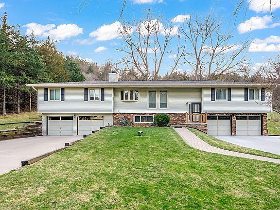 4th image of 22742 Linden Rd W