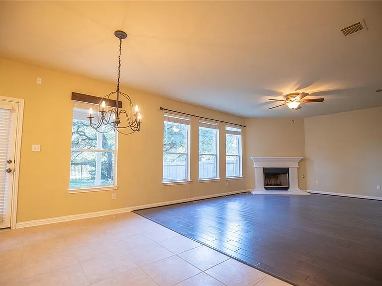 3806 Juniper Hills St — Photo 3
