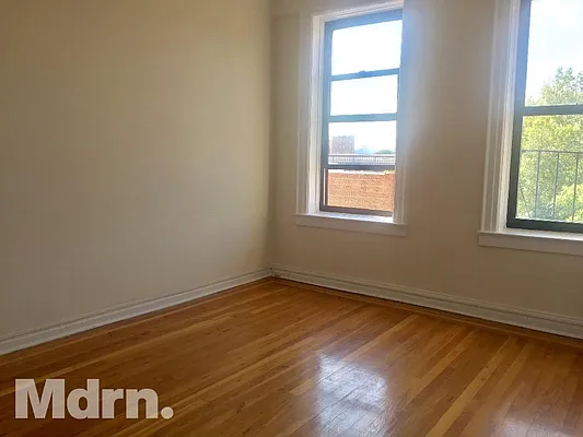 Rented by Mdrn Residential | media 3