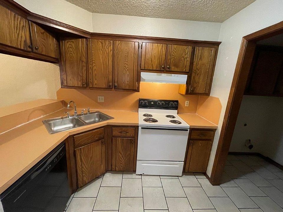 1st image of 115 NE 21st St