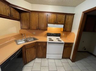 115 NE 21st St, Moore, OK 73160