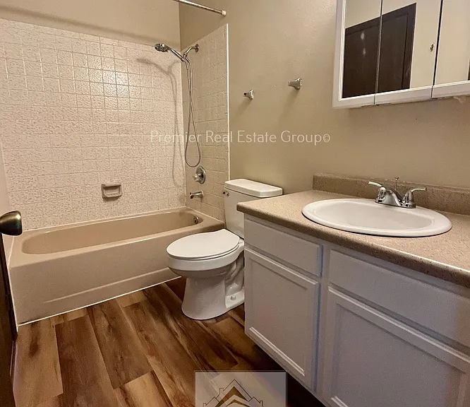 2437 Cherokee Park Pl #1 — Photo 8