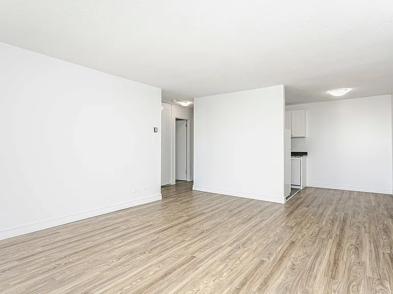 10130 117th St NW — Photo 10